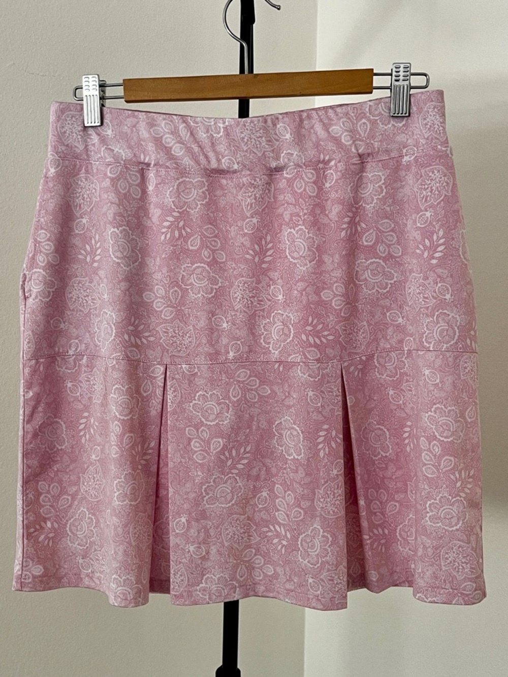 🌸 Sport Haley Pink Floral Golf Skort | Country Club Preppy Chic | Medium